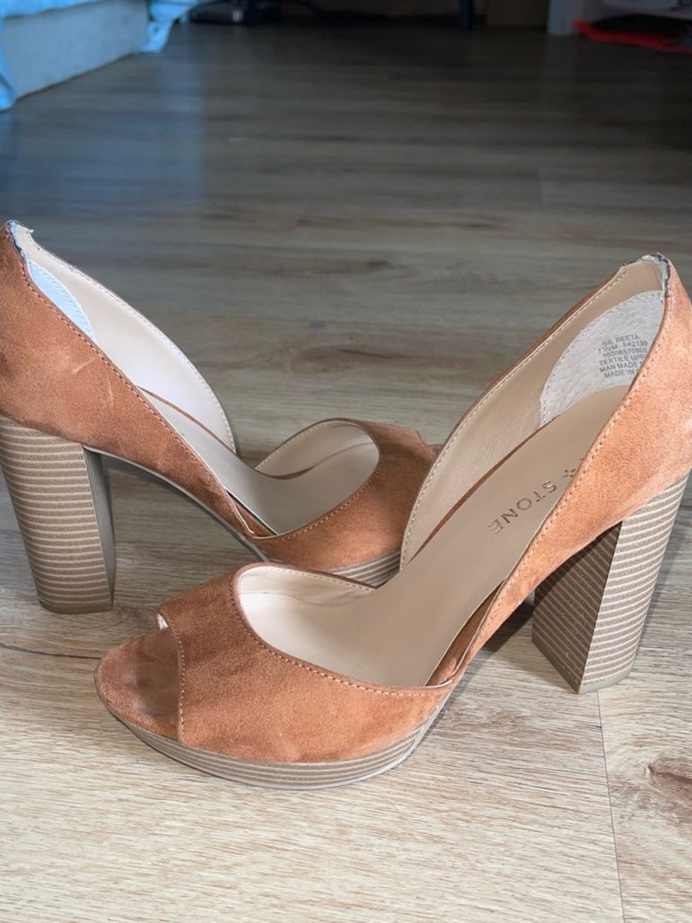 Women's Suede Open-Toe Block Heel Pump in Brown